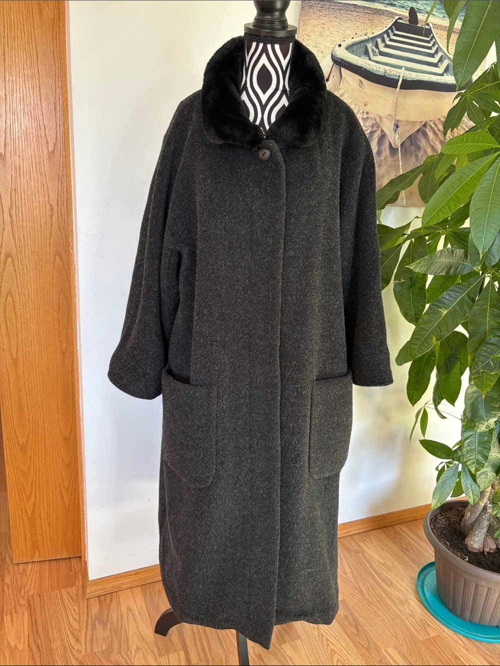 Hilary Radley Black Wool-Blend Coat with Faux Fur Collar beautiful
